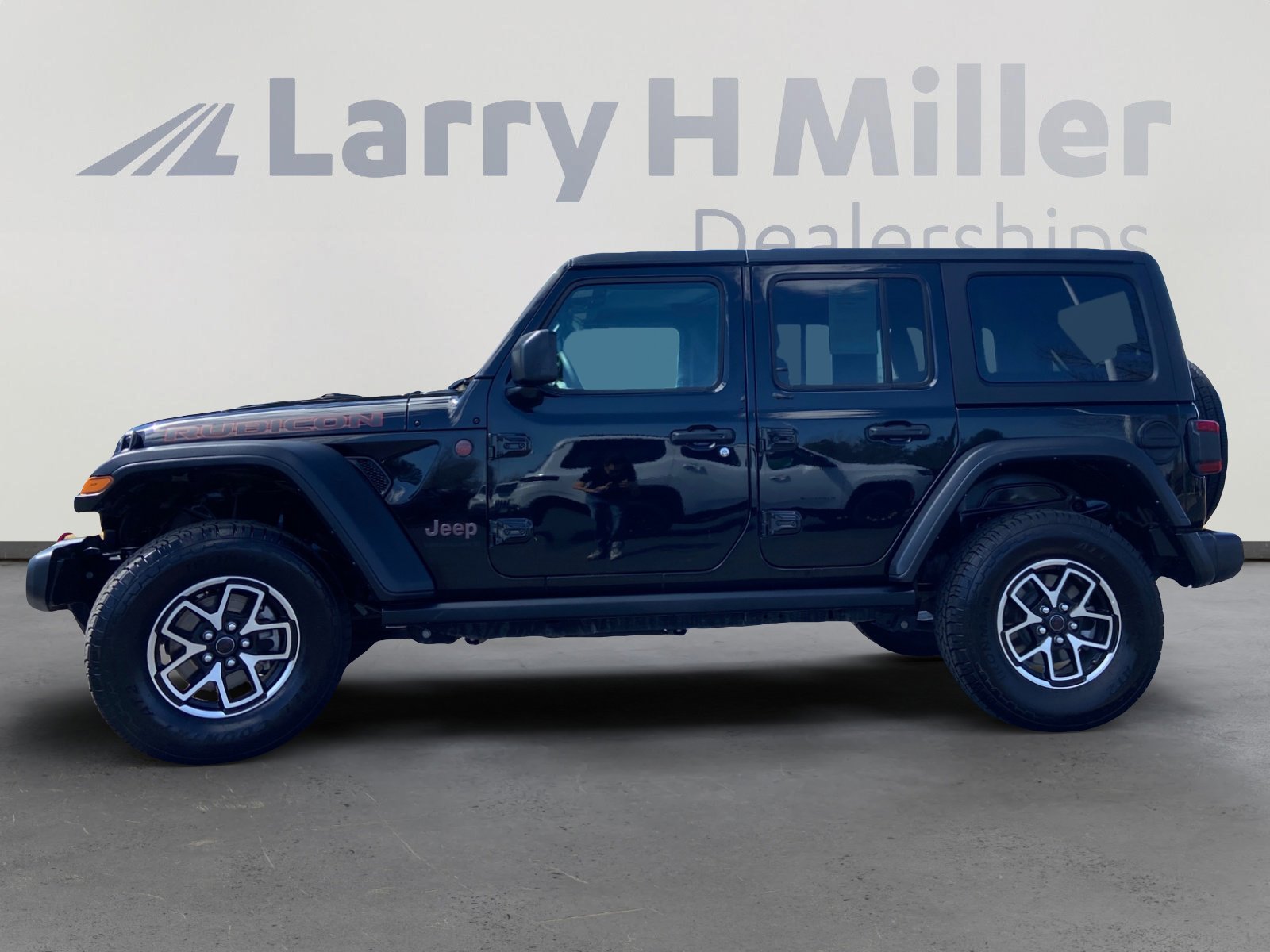 Used 2024 Jeep Wrangler Unlimited Rubicon AWD/4WD image 2