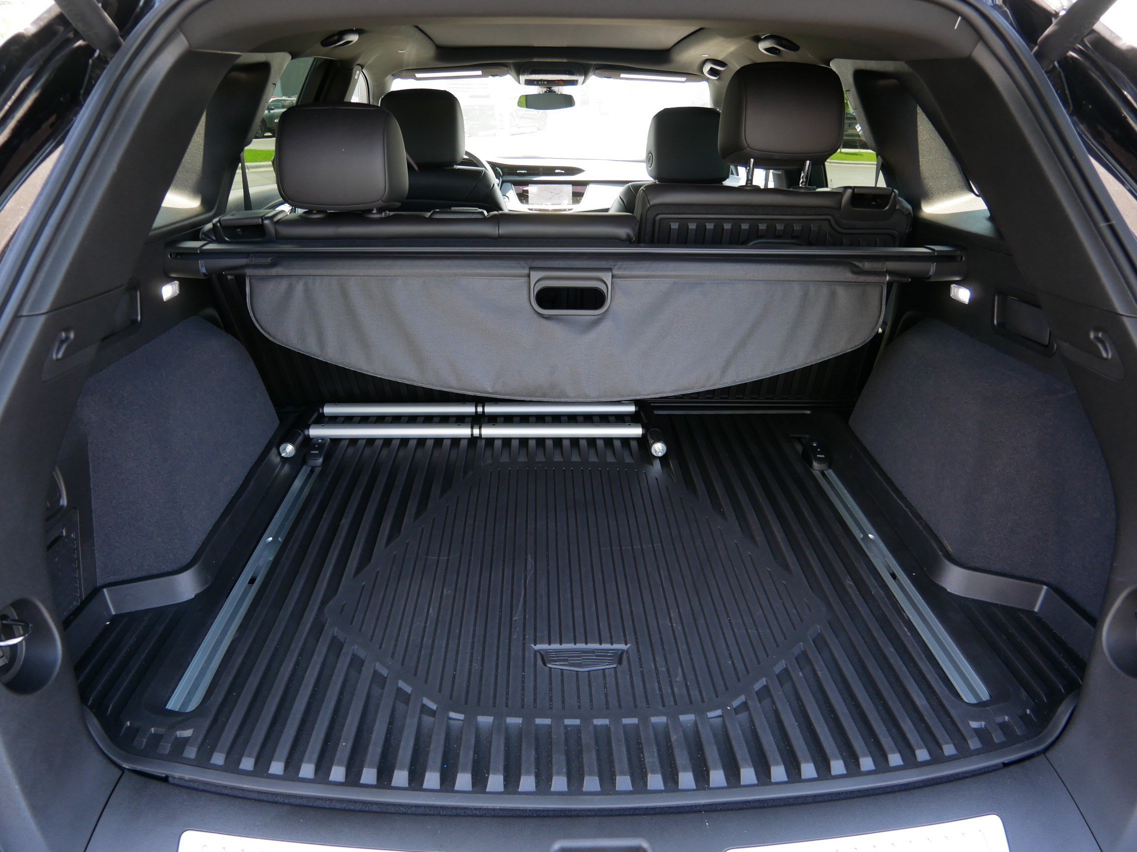 Certified 2025 Cadillac XT5 Sportv w/ LPO, Floor Liner Package AWD/4WD image 17