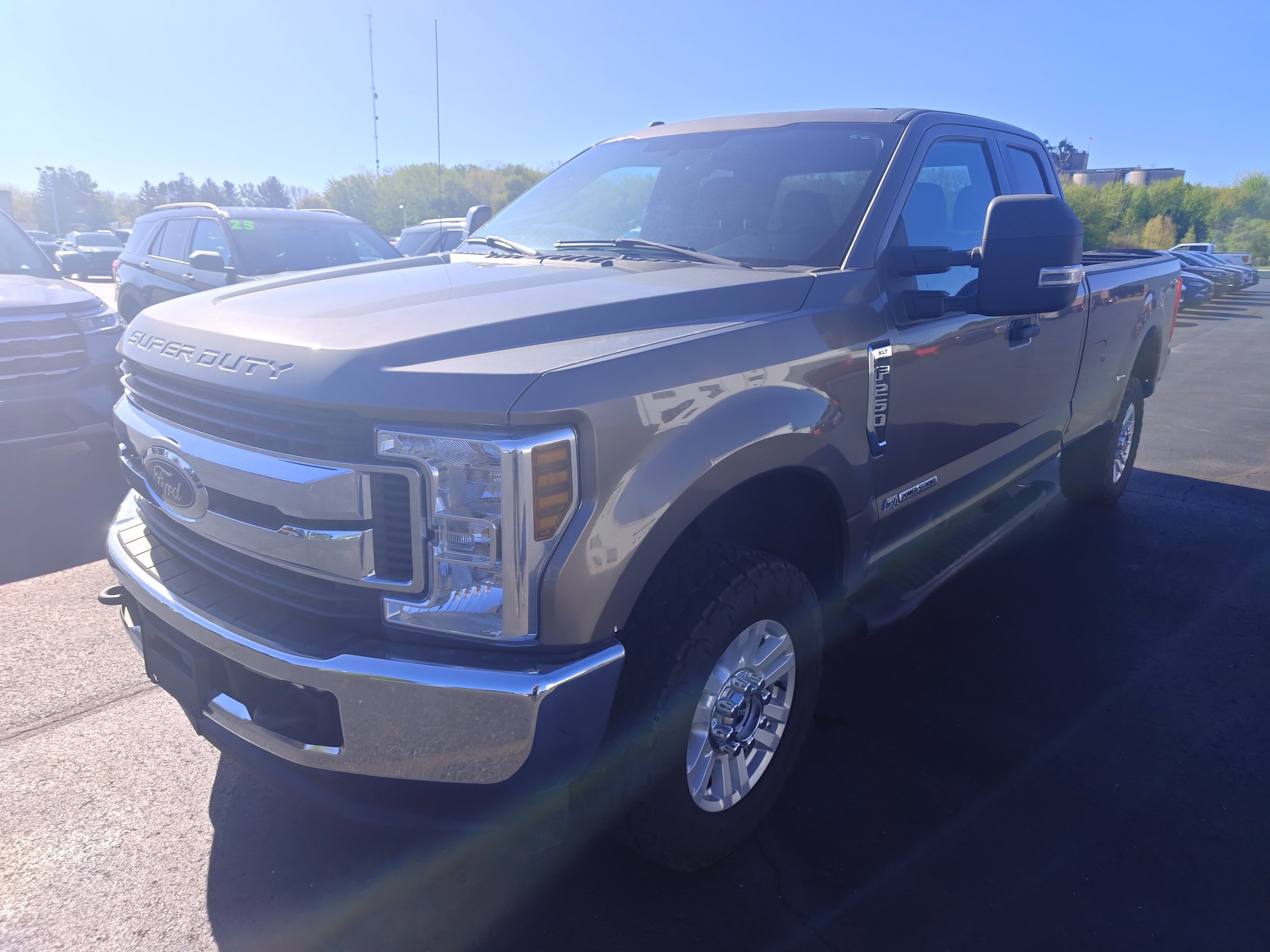 Used 2019 Ford F250 XLT AWD/4WD image 3