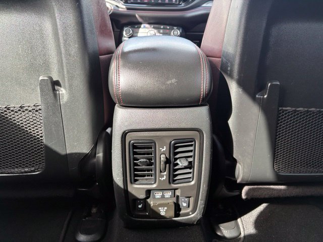 Used 2025 Dodge Durango GT AWD/4WD image 12