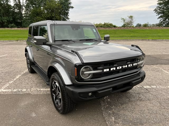 Used 2022 Ford Bronco Outer Banks AWD/4WD image 2