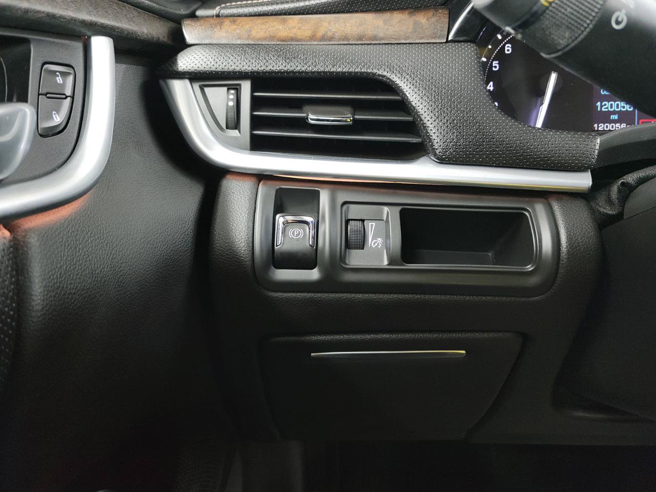 Used 2018 Cadillac XTS Luxury FWD image 26