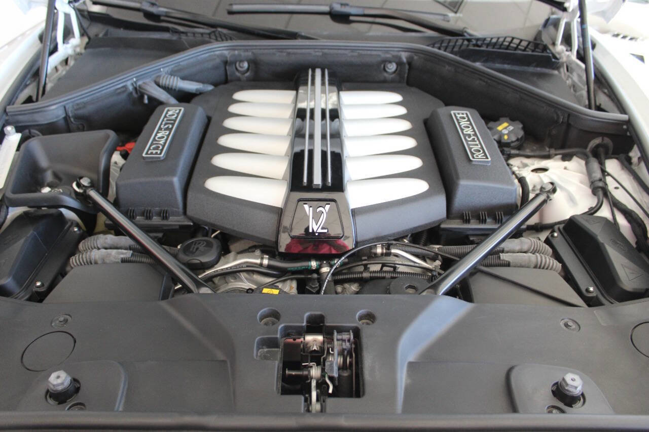 Used 2019 Rolls-Royce Dawn image 24