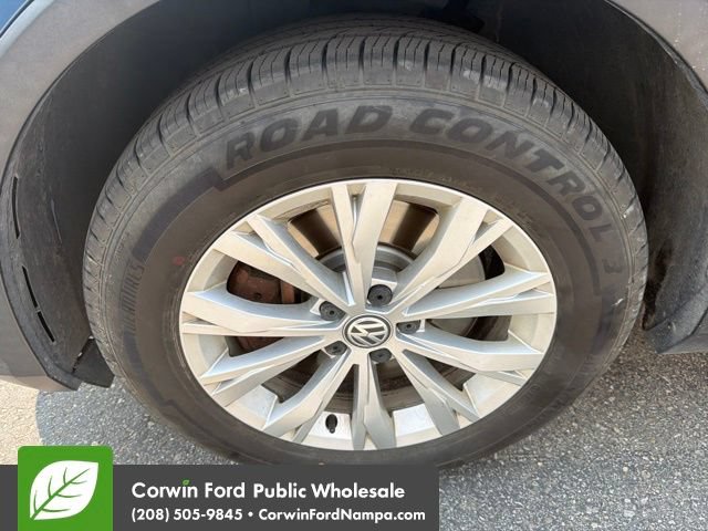 Used 2018 Volkswagen Tiguan S w/ 3rd Row Seat Package AWD/4WD image 10