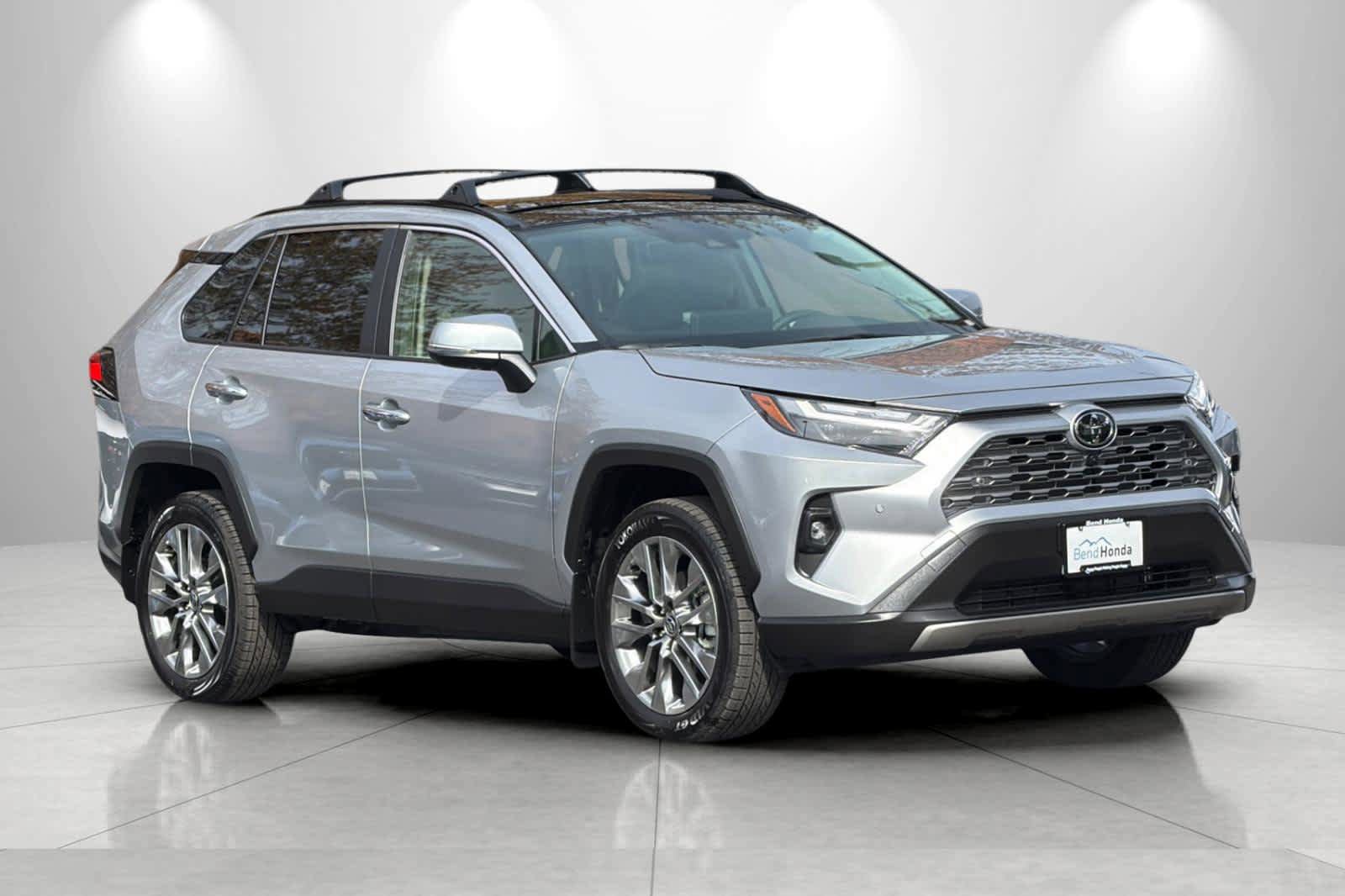 Used 2025 Toyota RAV4 Limited w/ Advanced Technology Package AWD/4WD image 9