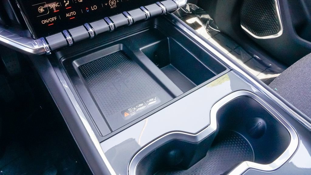 New 2025 GMC Acadia Elevation image 28