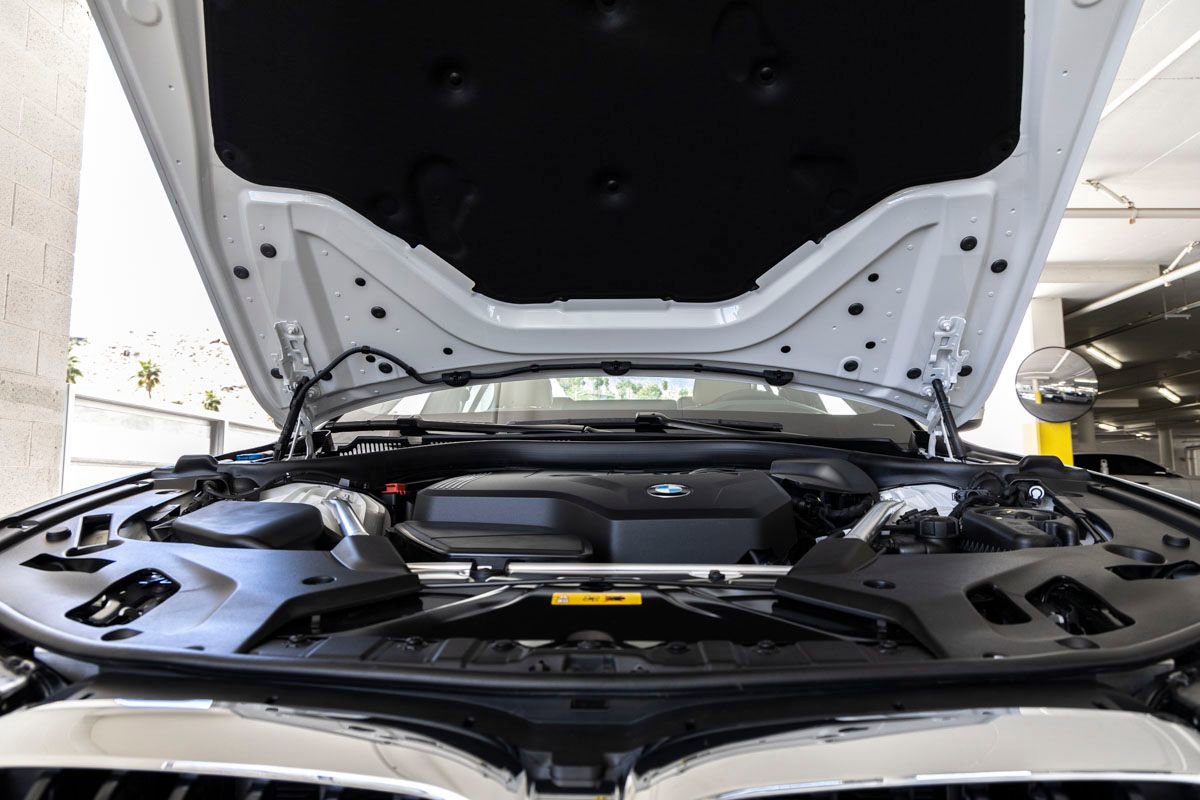 Certified 2023 BMW 530e w/ Premium Package image 32