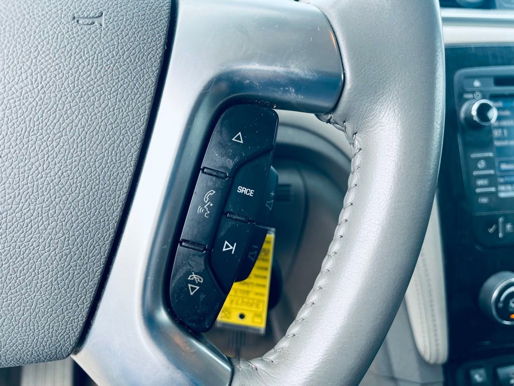 Used 2017 Chevrolet Traverse LT w/ Style and Technology Package FWD image 16