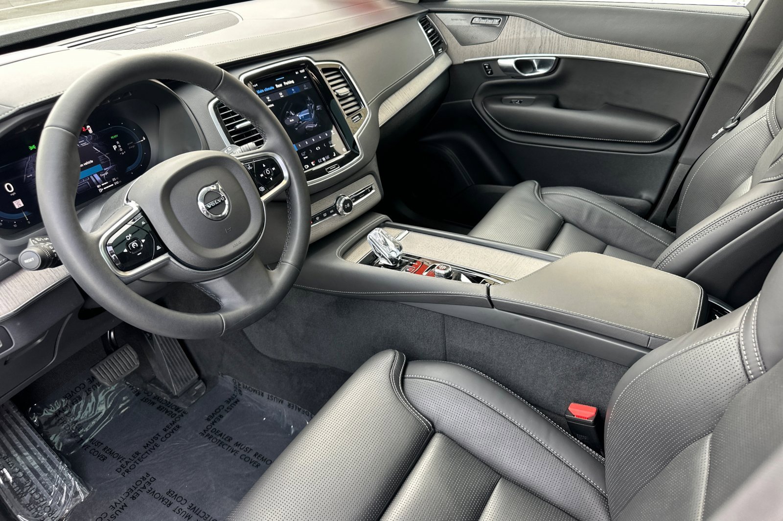 Certified 2025 Volvo XC90 T8 Ultra w/ Protection Package Premier image 9