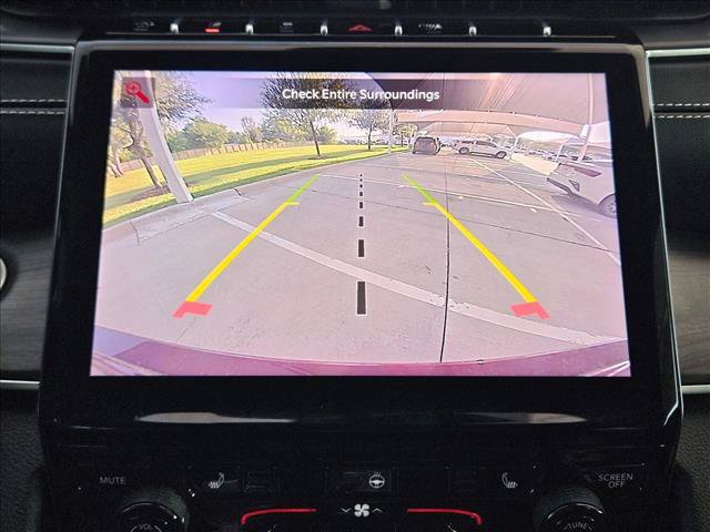 Used 2024 Jeep Grand Cherokee Limited w/ Trailer Tow Package AWD/4WD image 12