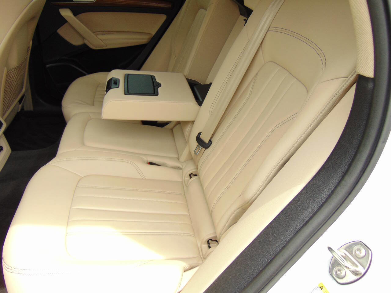 Used 2022 Audi Q5 2.0T Premium Plus w/ Premium Plus Package image 11