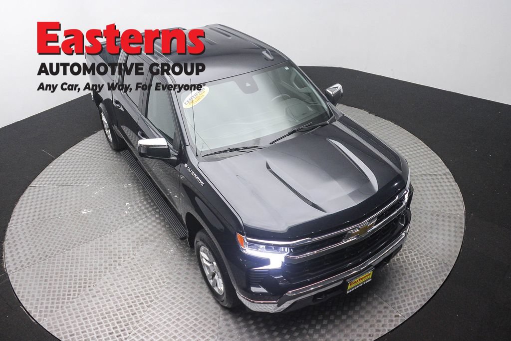 Used 2022 Chevrolet Silverado 1500 LT AWD/4WD image 3