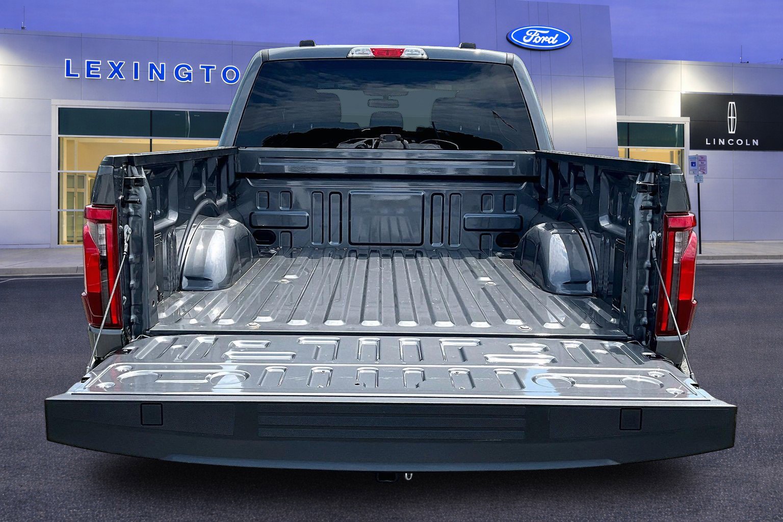 Used 2024 Ford F150 XLT AWD/4WD image 7