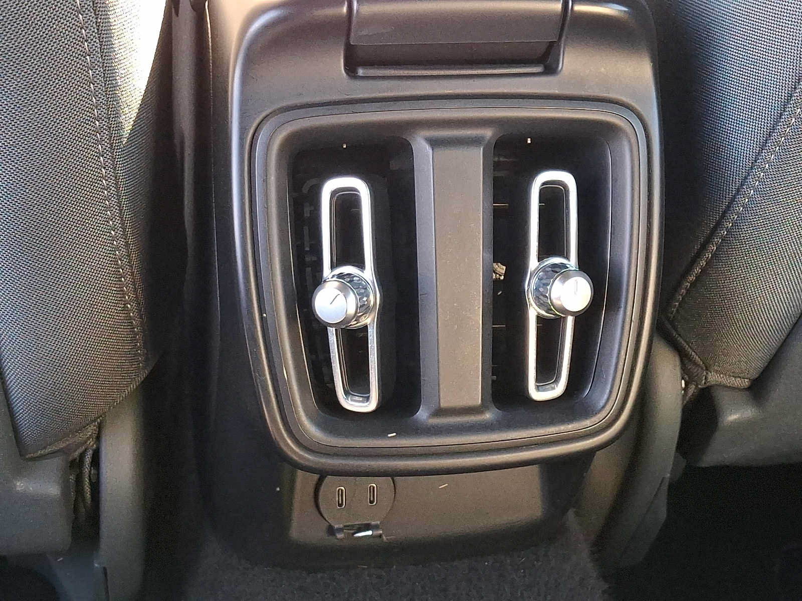 Used 2022 Polestar Polestar 2 FWD image 11