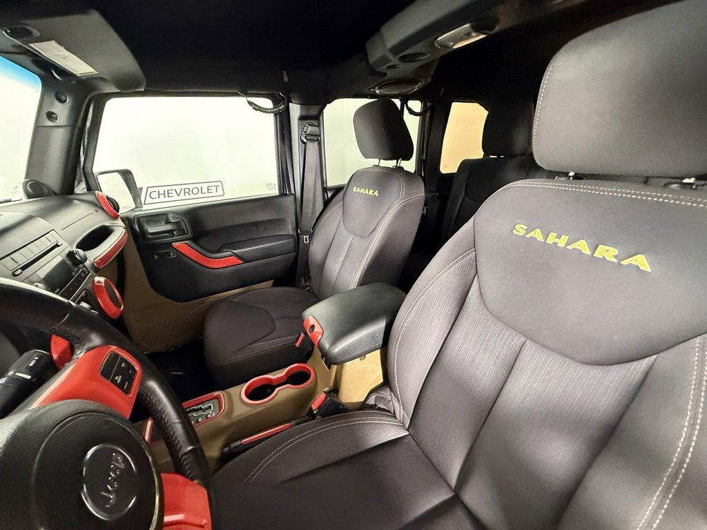 Used 2013 Jeep Wrangler Unlimited Sahara w/ Connectivity Group image 24