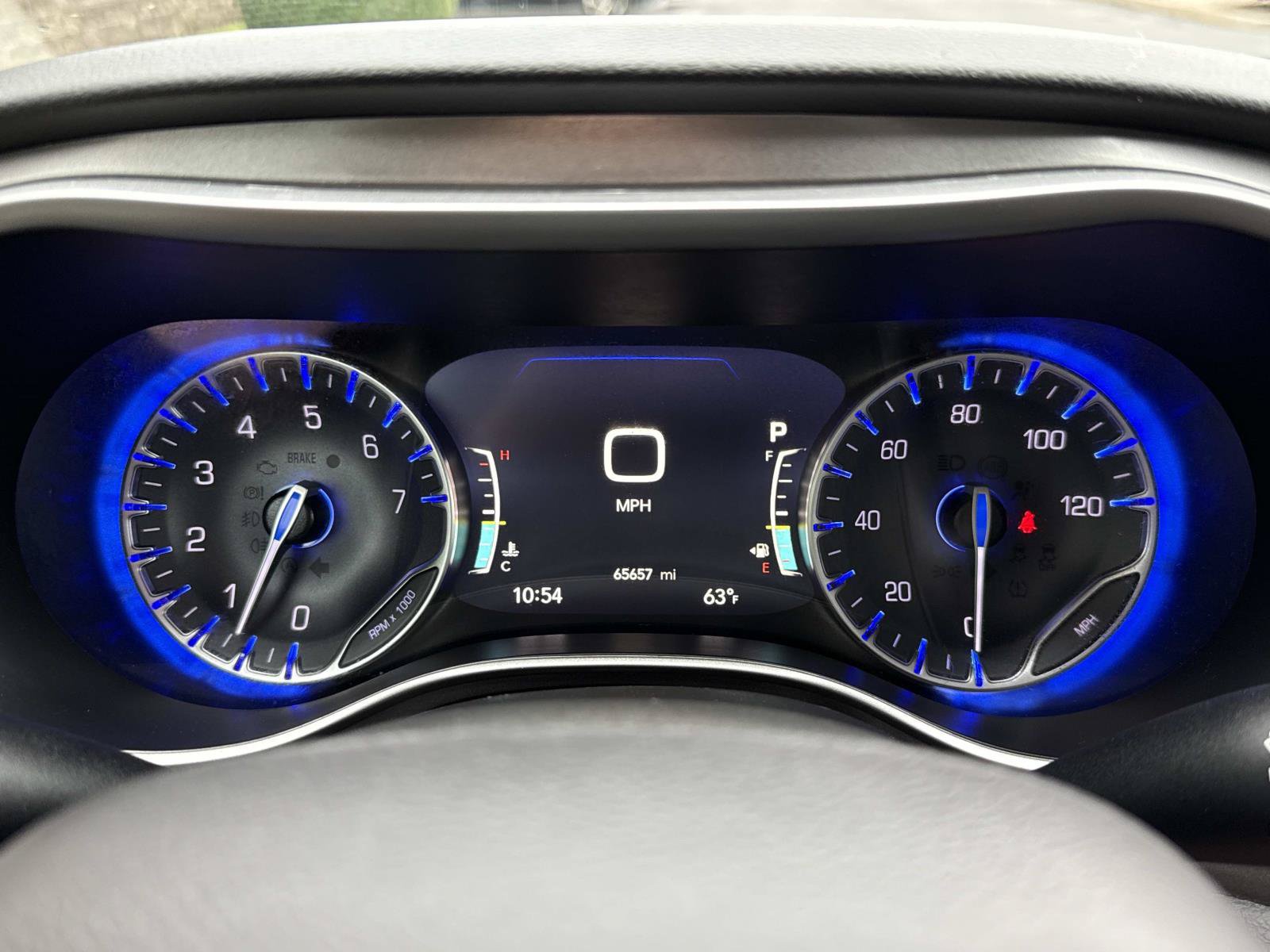 Used 2024 Chrysler Pacifica Touring-L FWD image 18