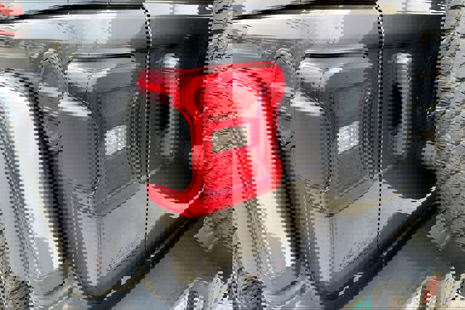 Used 2021 Jeep Wrangler Unlimited Rubicon w/ Xtreme Recon 35" Tire Package image 32