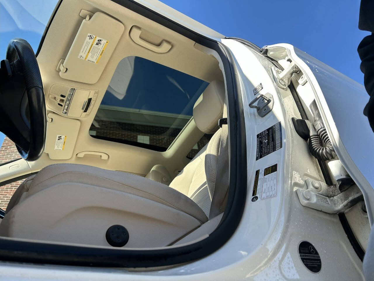 Used 2018 Mercedes-Benz GLC 300 4MATIC image 28