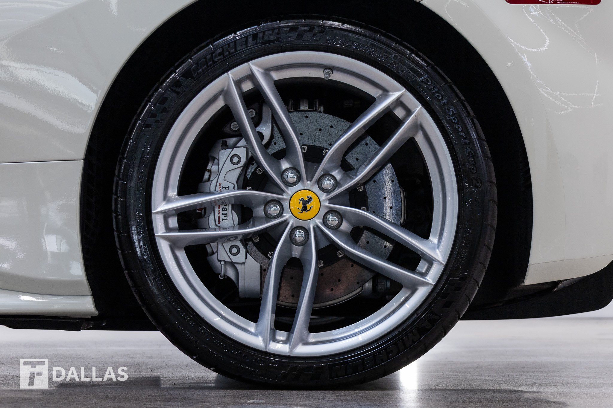 Used 2018 Ferrari 488 Spider RWD image 4