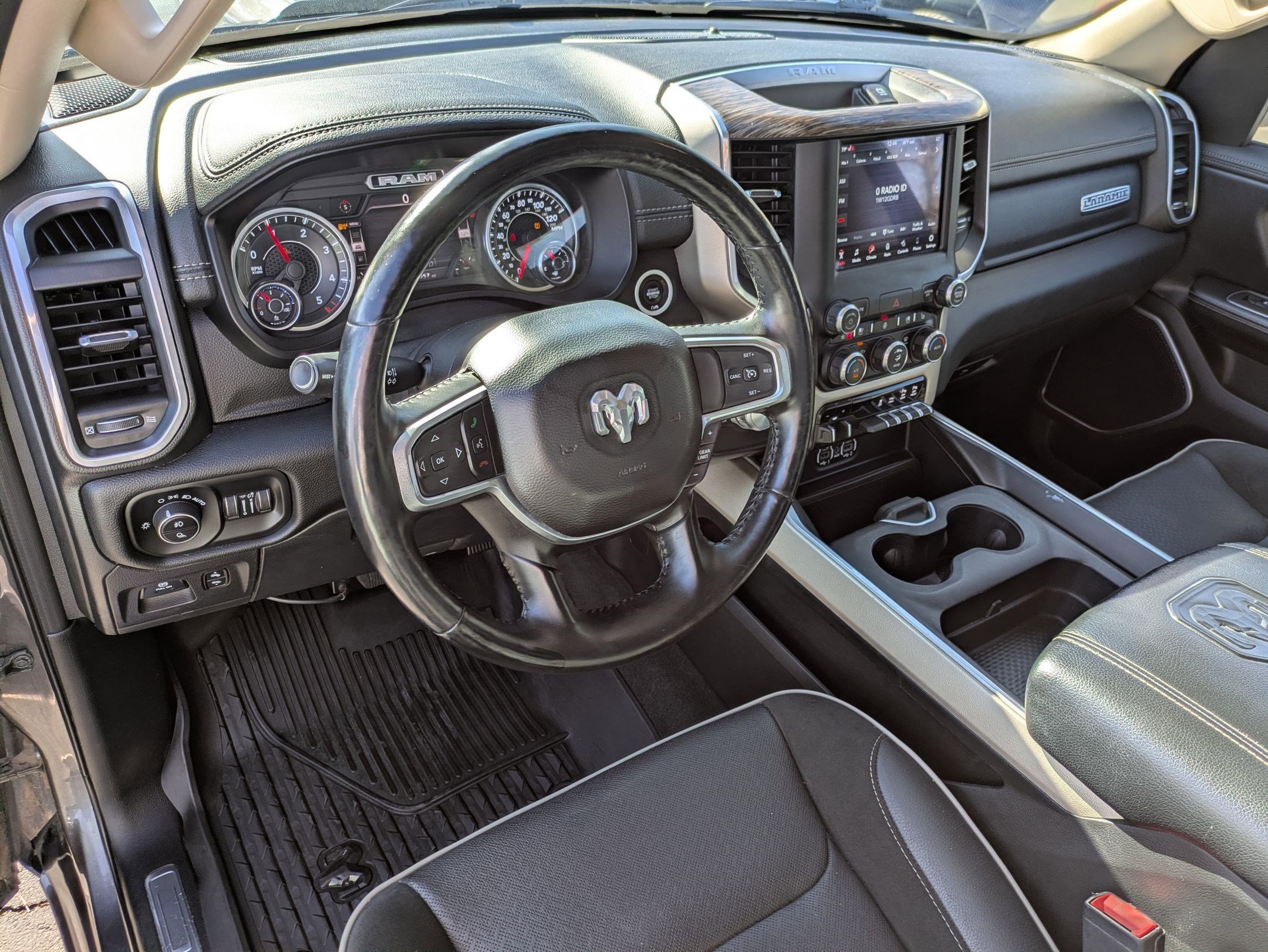 Used 2020 RAM 1500 Laramie image 16