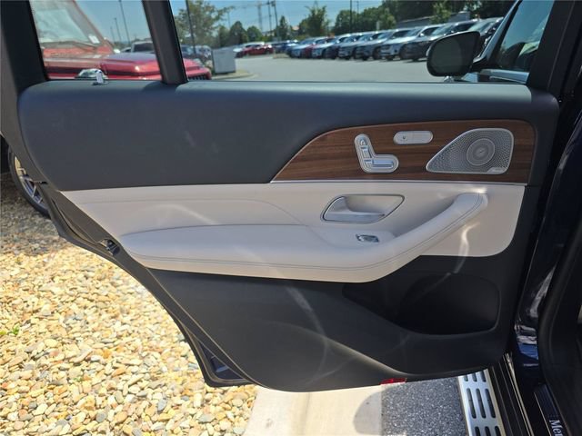 Used 2021 Mercedes-Benz GLS 580 4MATIC image 13