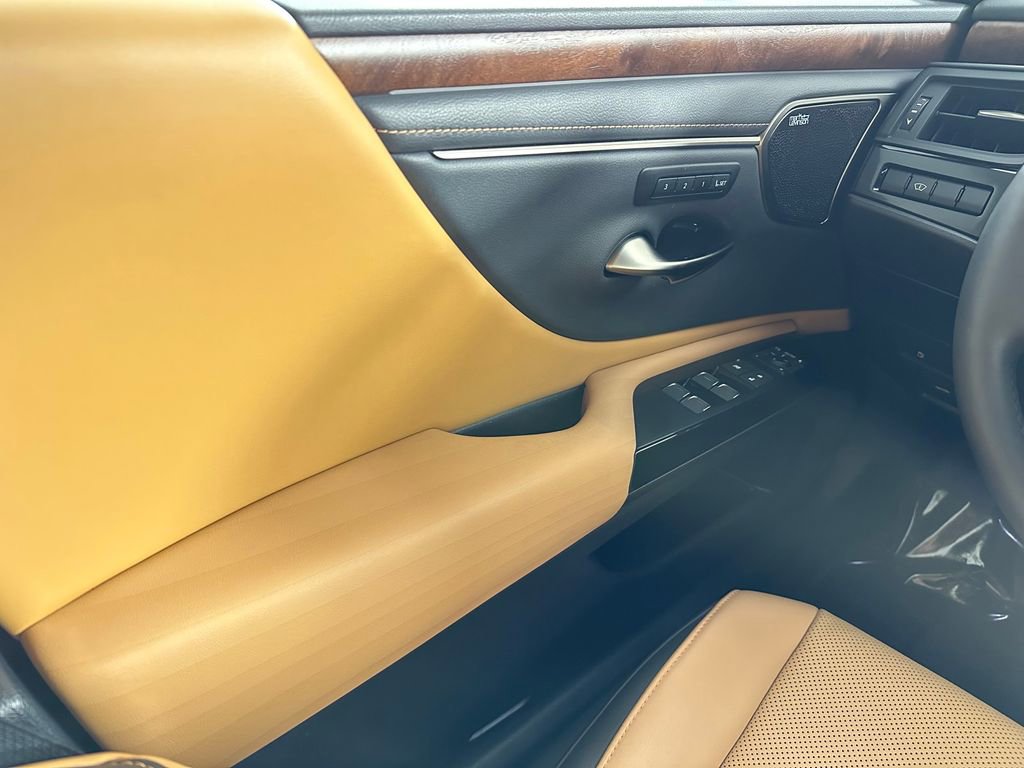 Used 2022 Lexus ES 300h w/ Premium Package FWD image 34