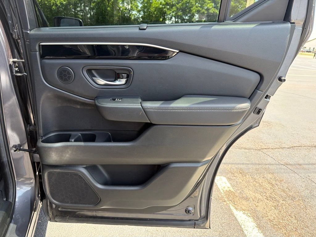 Certified 2025 Honda Pilot Touring image 24