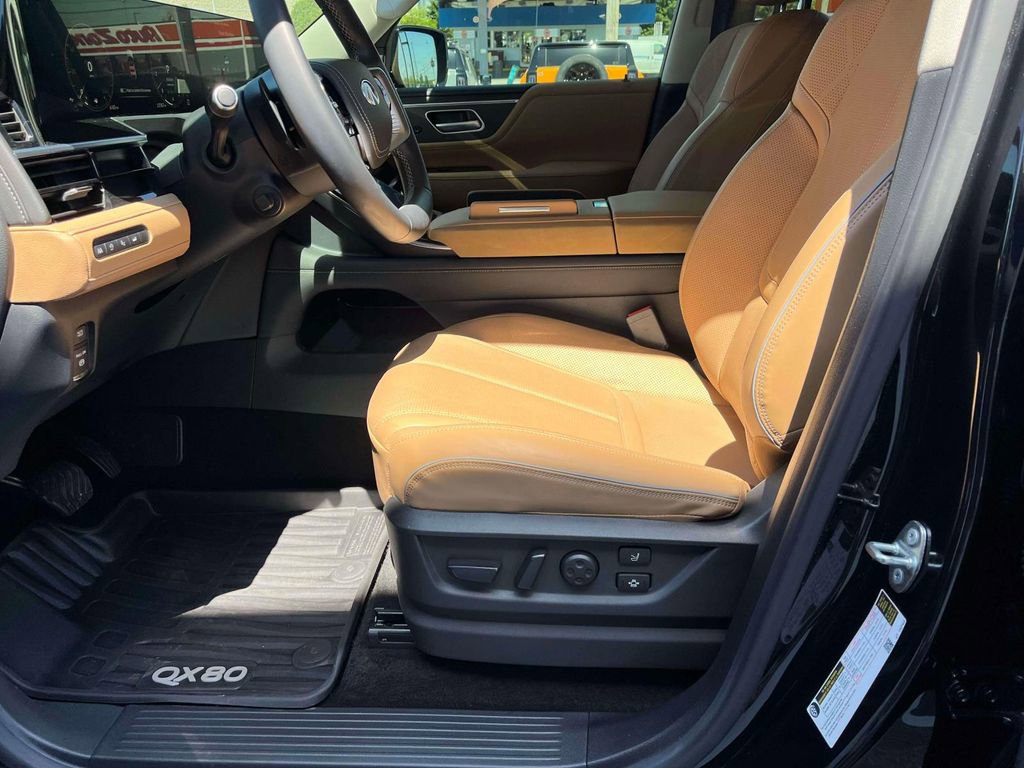 Used 2025 INFINITI QX80 Sensory AWD/4WD image 28