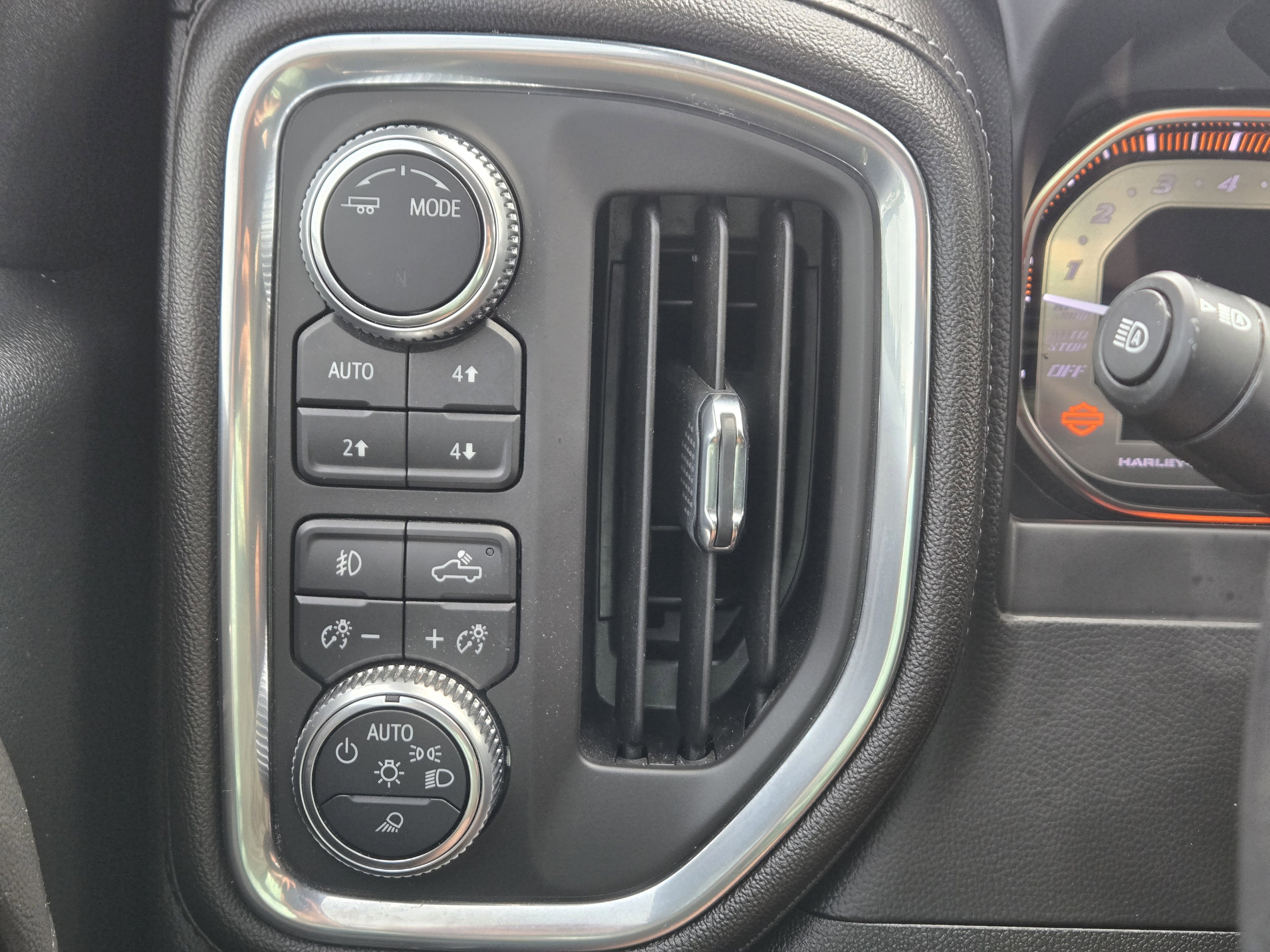 Used 2020 GMC Sierra 1500 SLT w/ SLT Premium Plus Package AWD/4WD image 23