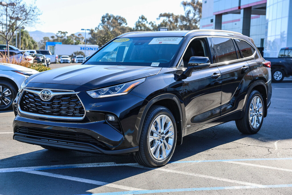 Certified 2025 Toyota Highlander Limited image 20