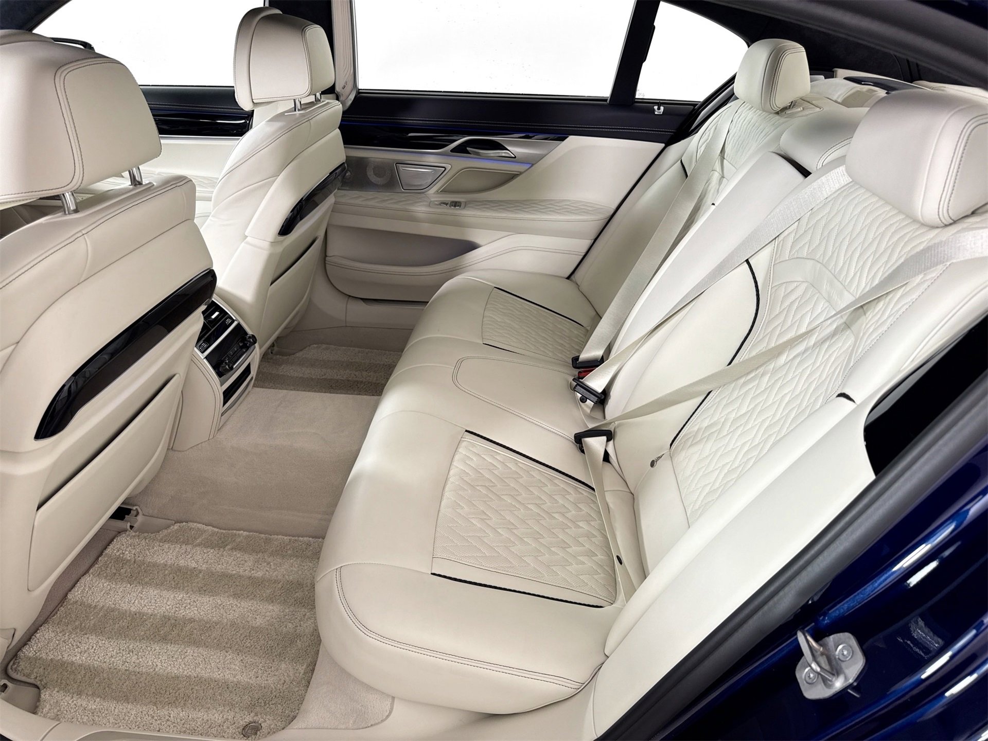 Used 2022 BMW ALPINA B7 xDrive ALPINA B7 xDrive image 19