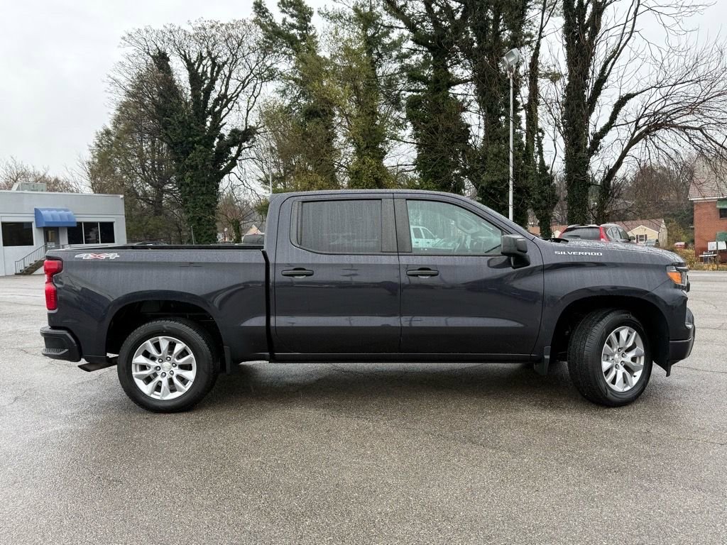 Used 2022 Chevrolet Silverado 1500 Custom image 3