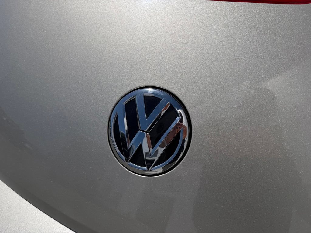 Used 2014 Volkswagen Beetle 2.5 FWD image 10