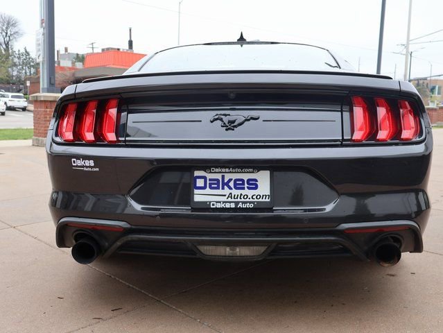 Used 2022 Ford Mustang Coupe image 4
