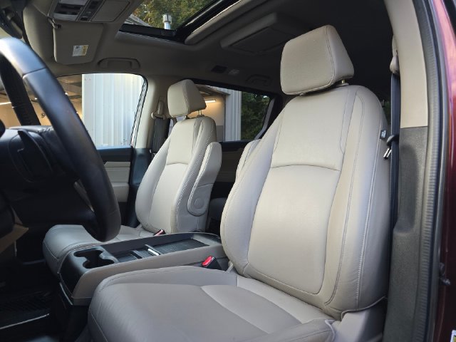 Used 2018 Honda Odyssey Touring image 25