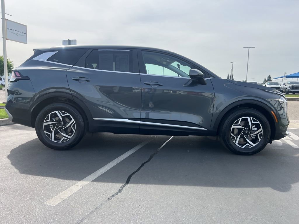 Used 2025 Kia Sportage LX FWD image 7