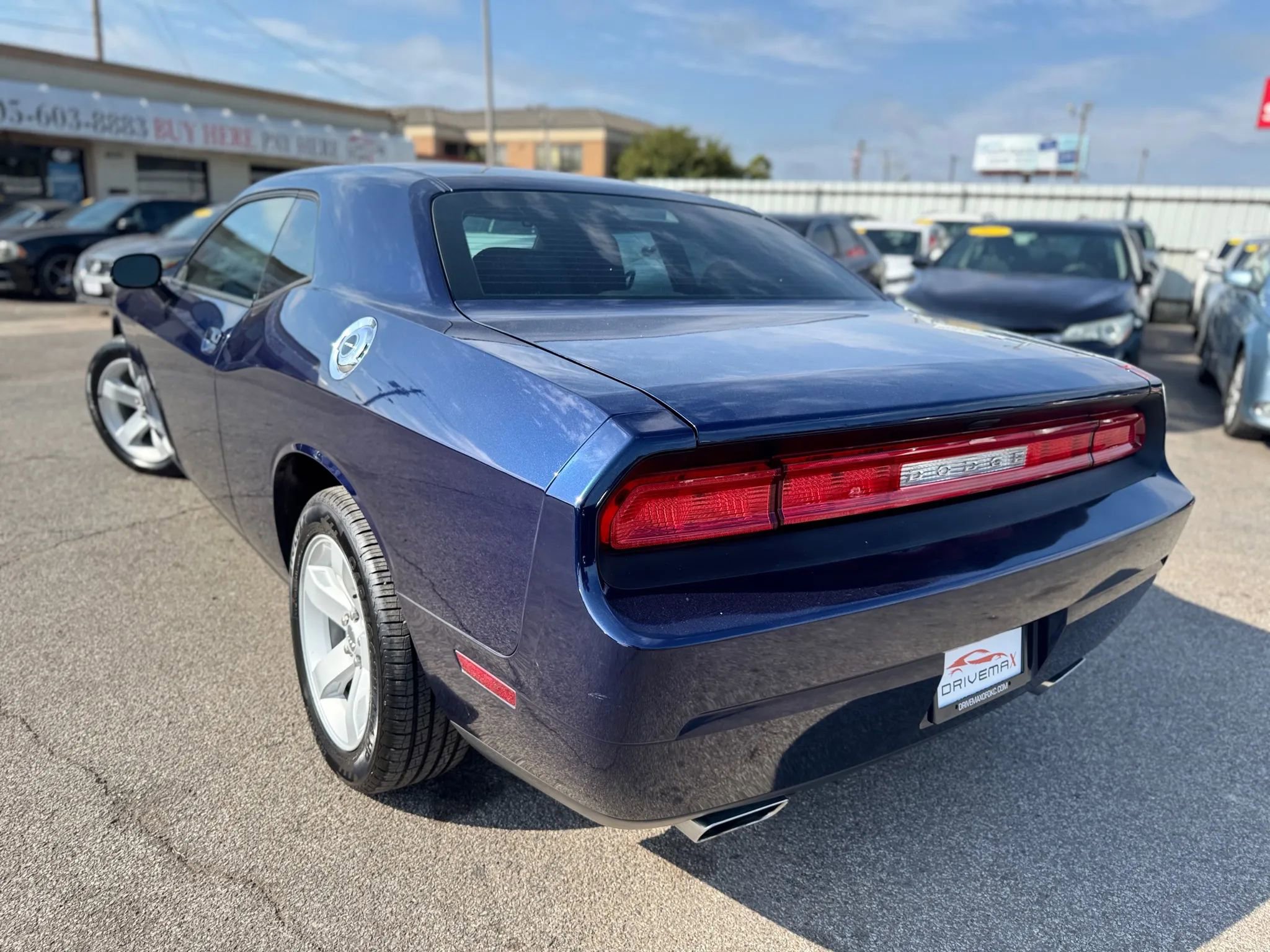 Used 2014 Dodge Challenger SXT RWD image 10