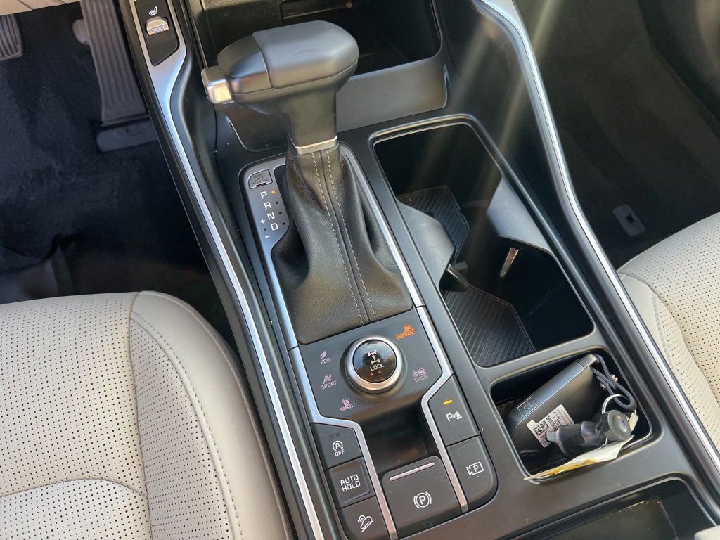 Certified 2025 Kia Sorento S image 17