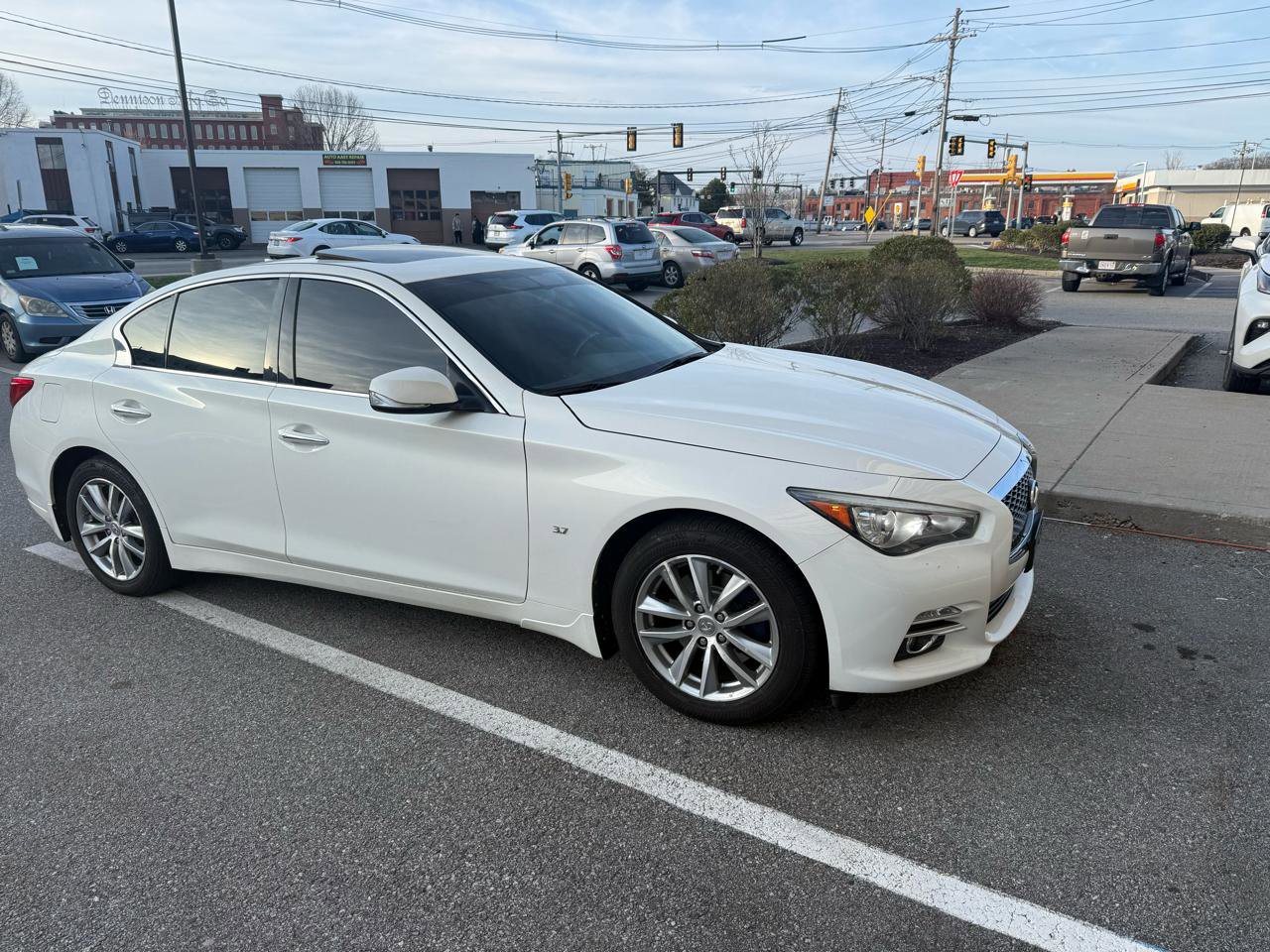 Used 2015 INFINITI Q50 Premium w/ Navigation Package image 2
