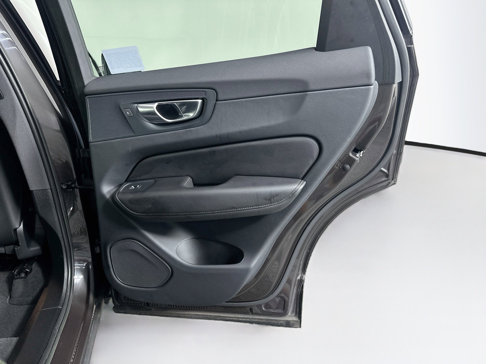 Used 2023 Volvo XC60 B5 Plus w/ Protection Package Premier FWD image 31