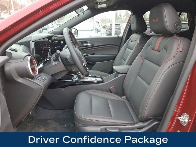Used 2025 Chevrolet Trax RS w/ Driver Confidence Package image 2