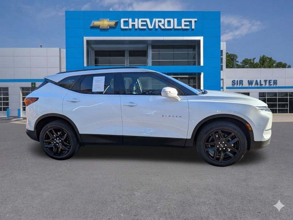 Used 2025 Chevrolet Blazer LT w/ Sound & Technology Package image 6