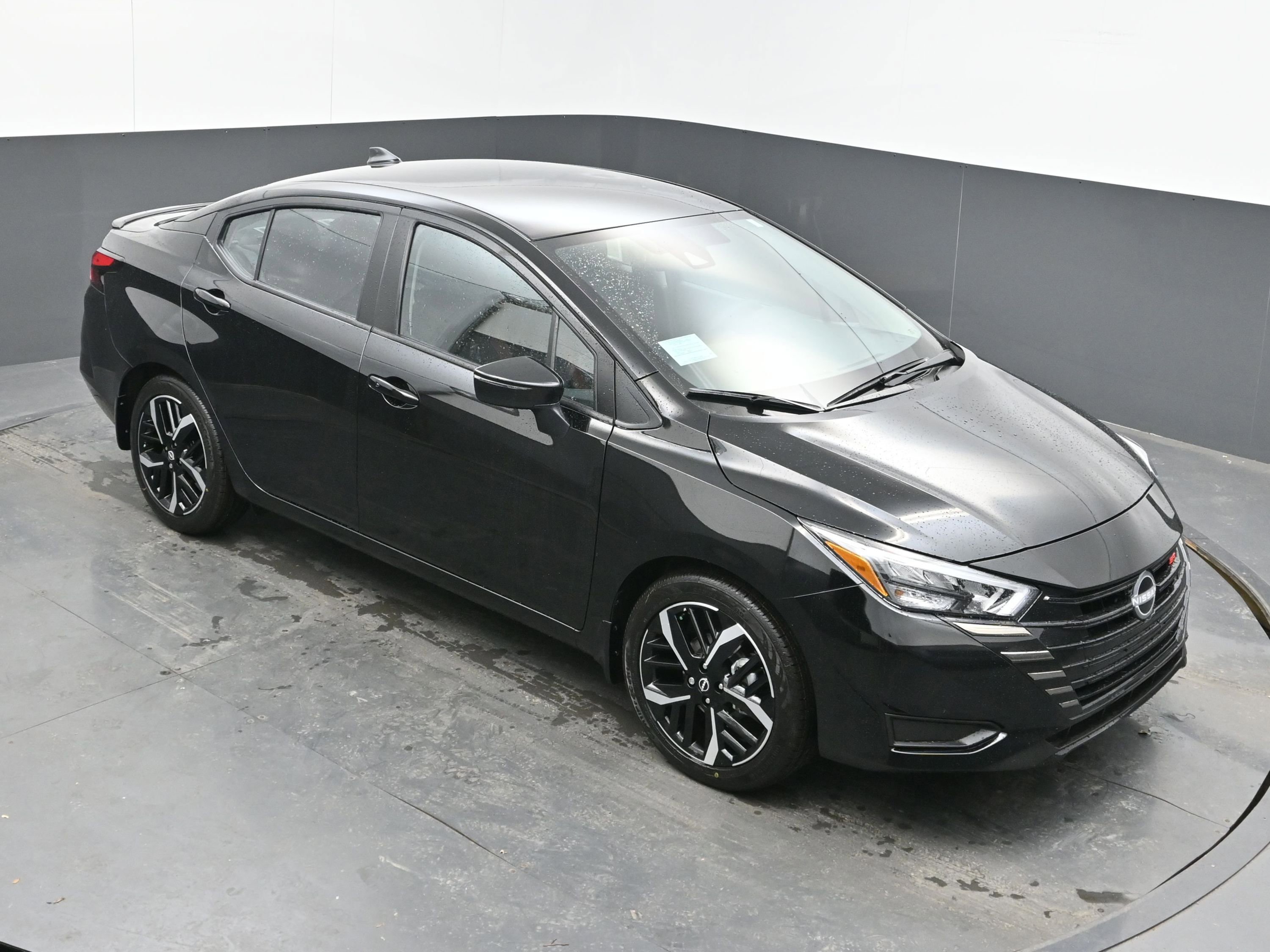 New 2025 Nissan Versa SR image 30