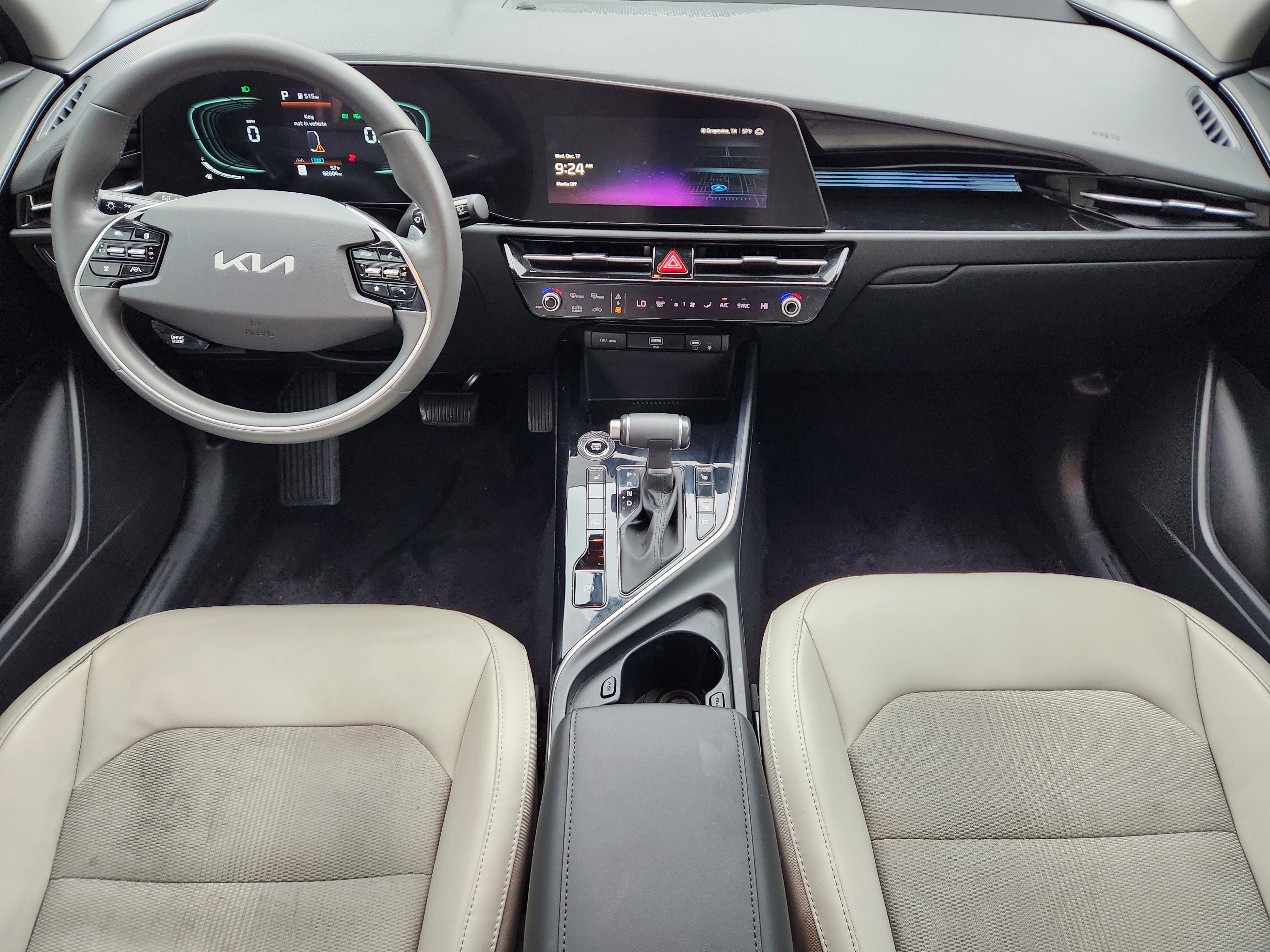 Used 2023 Kia Niro EX image 33