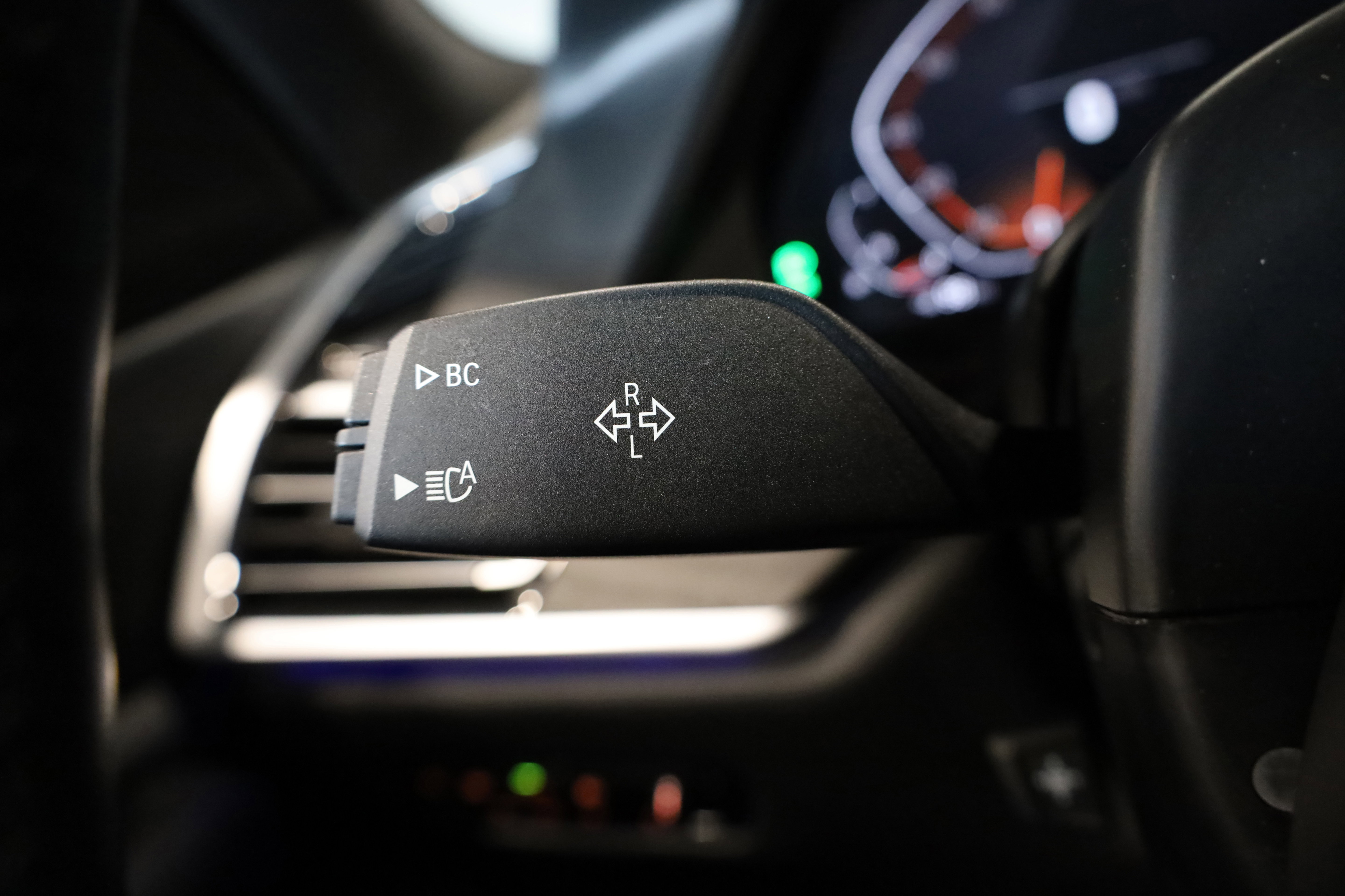 Used 2022 BMW X7 xDrive40i w/ M Sport Package image 23