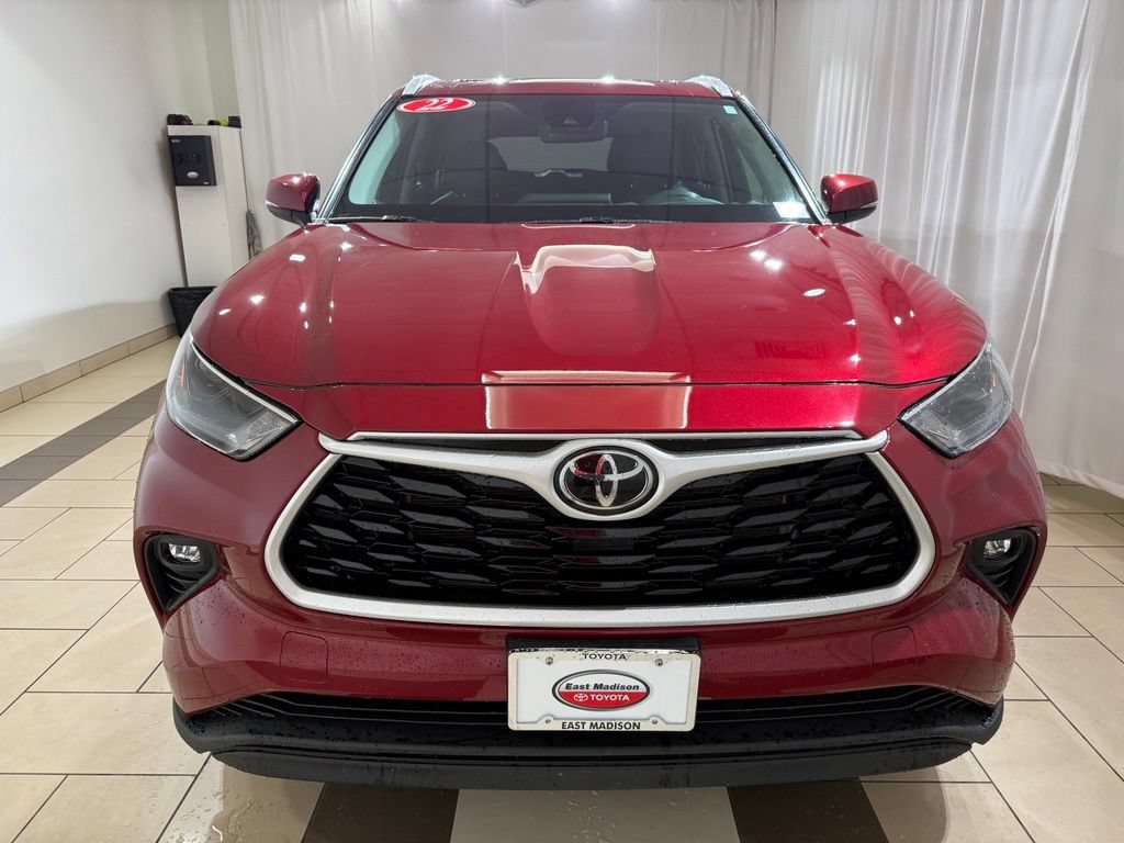 Used 2022 Toyota Highlander XLE AWD/4WD image 8