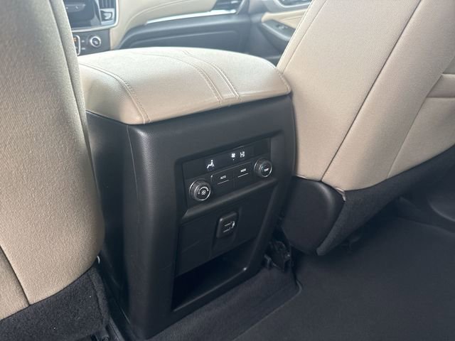 Used 2023 Chevrolet Traverse LS image 20
