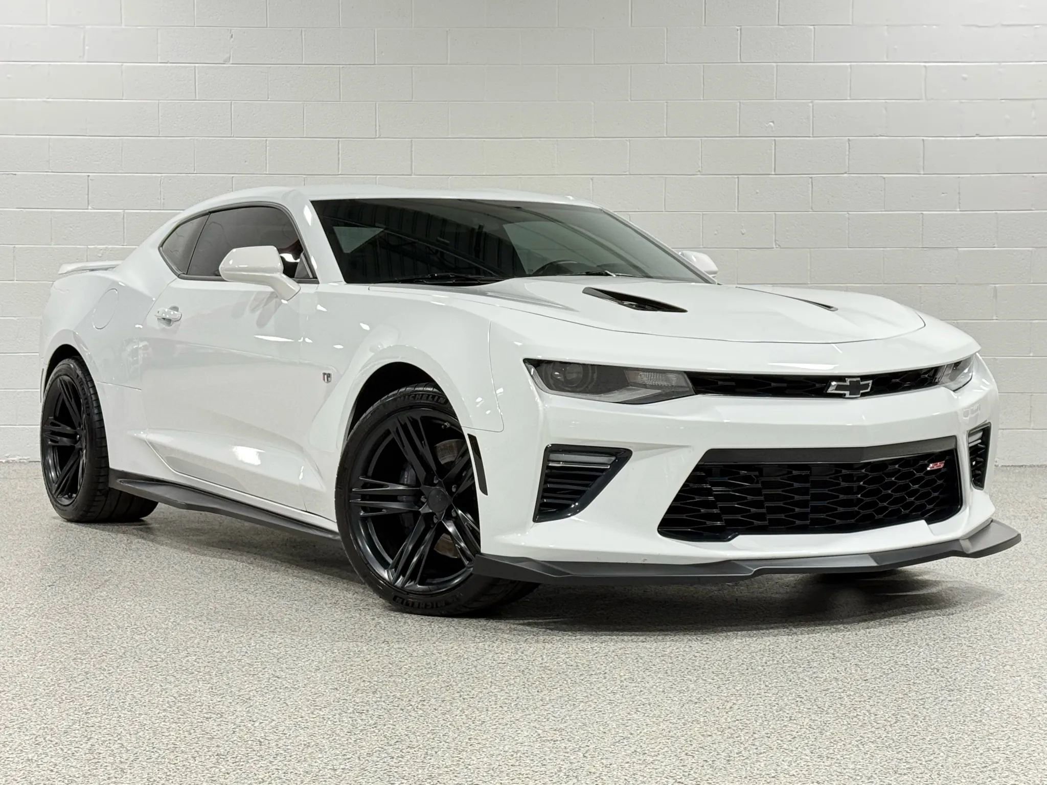 Used 2018 Chevrolet Camaro SS image 4