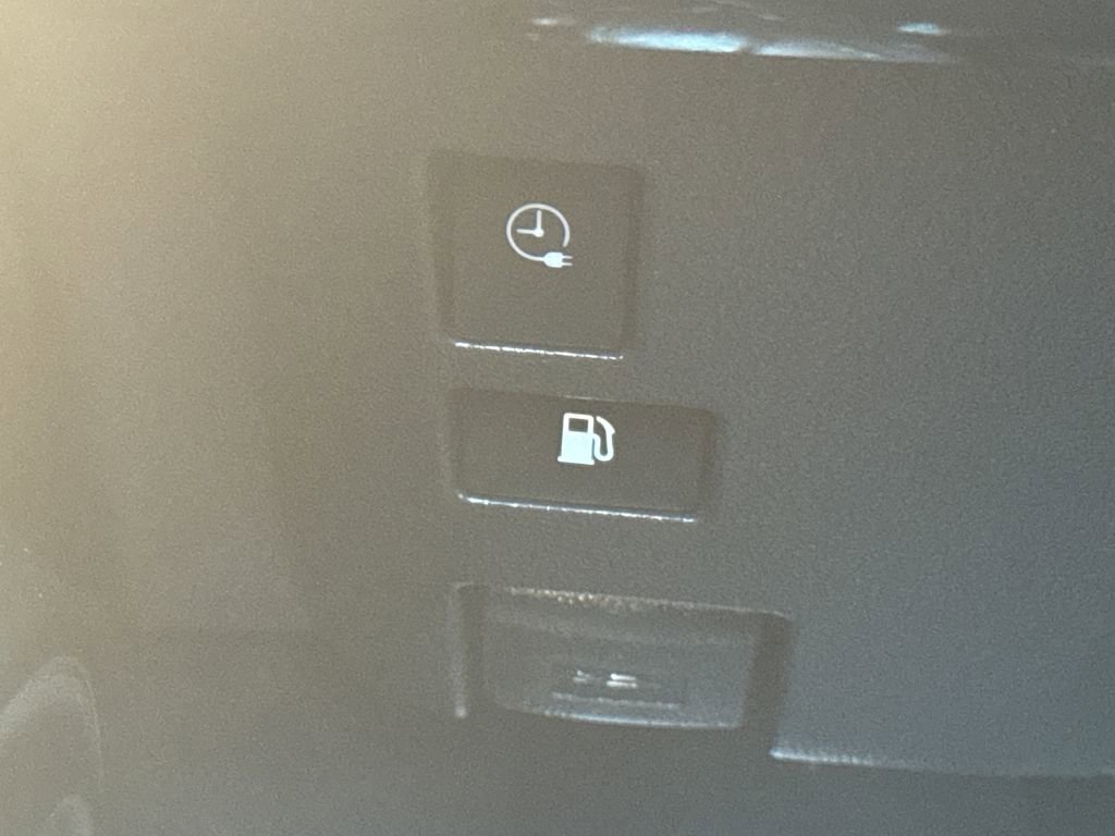 Used 2021 Toyota Prius Prime XLE image 33