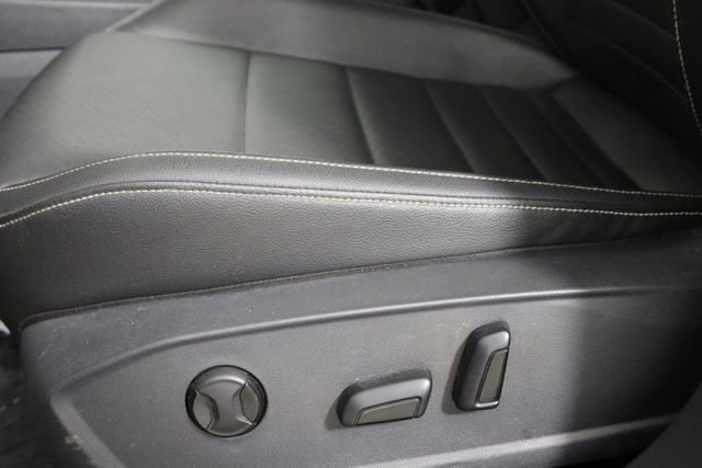 Used 2023 Volkswagen Jetta SE w/ Panoramic Sunroof Package image 24